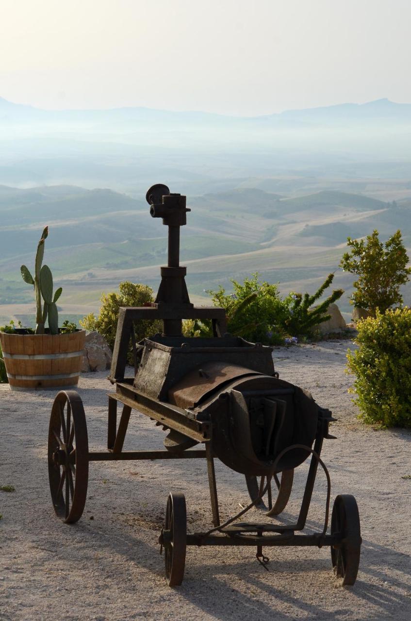 فيلا Agriturismo Antichi Granai كالاتافيمي المظهر الخارجي الصورة